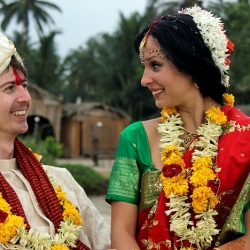 svadebnoe-plate-v-indijskom-stile(46)