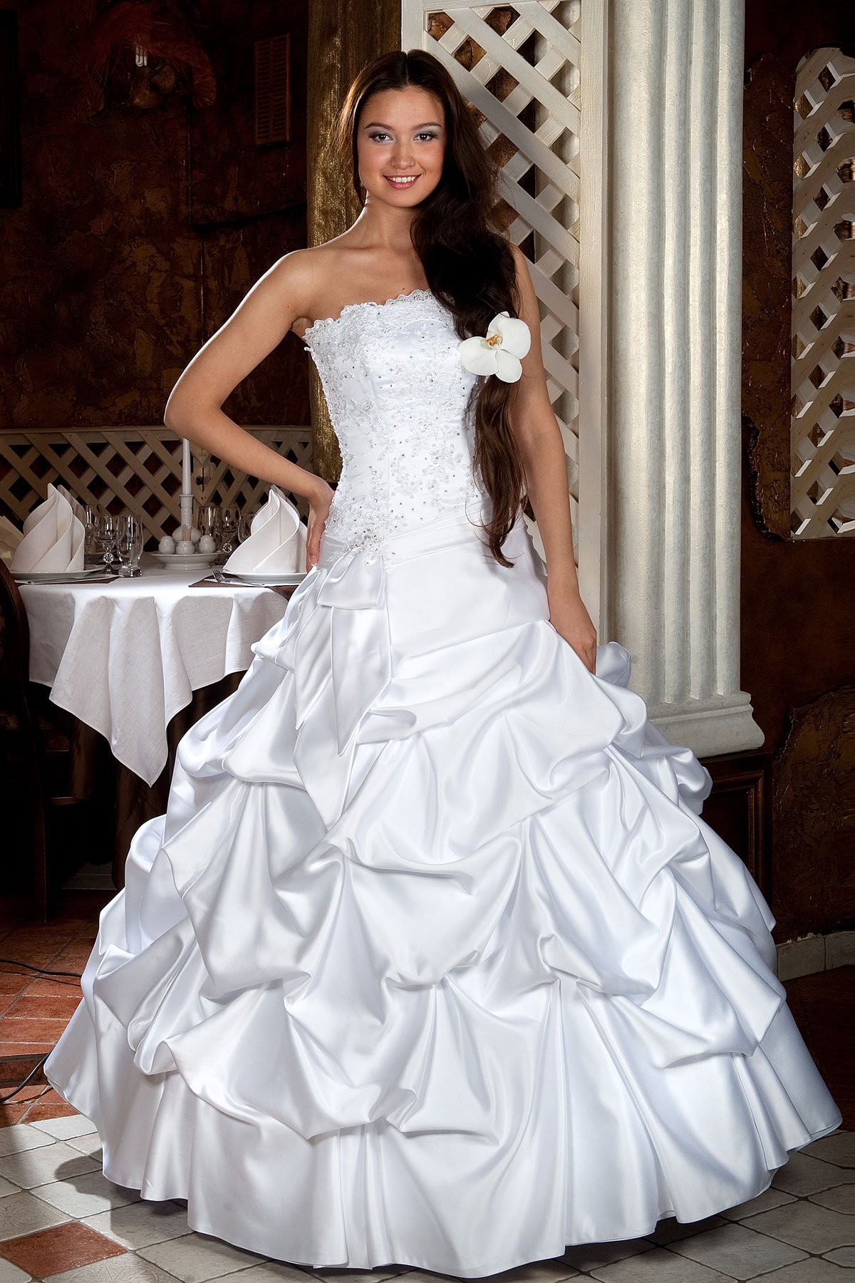 Отличительная особенность свадебных платьев в стиле Принцесса -